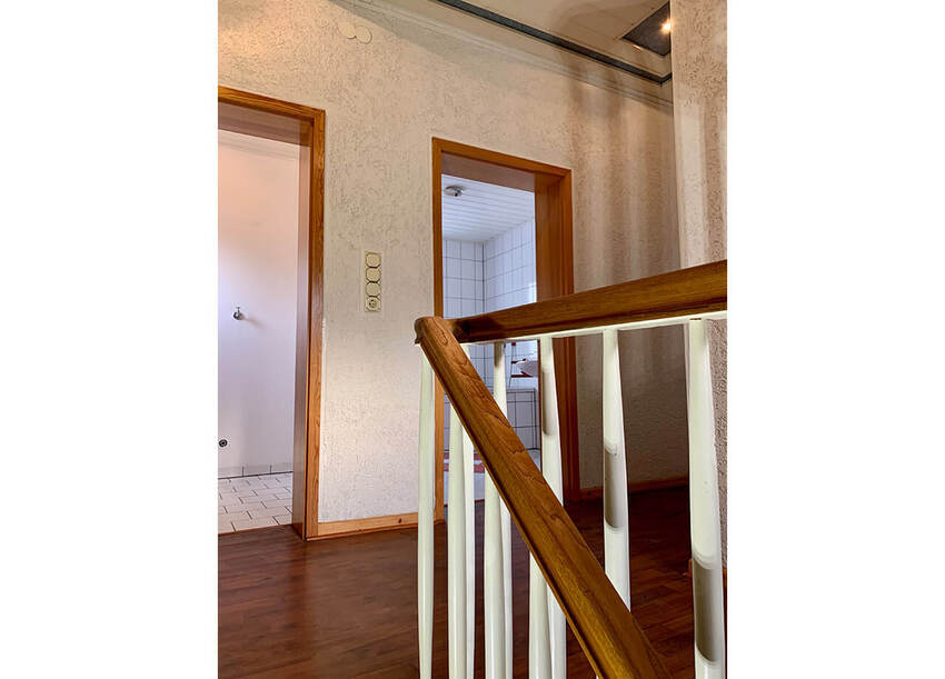 Flur 1. OG (1) einfamilienhaus-ruebenach-koblenz-zu-vermieten